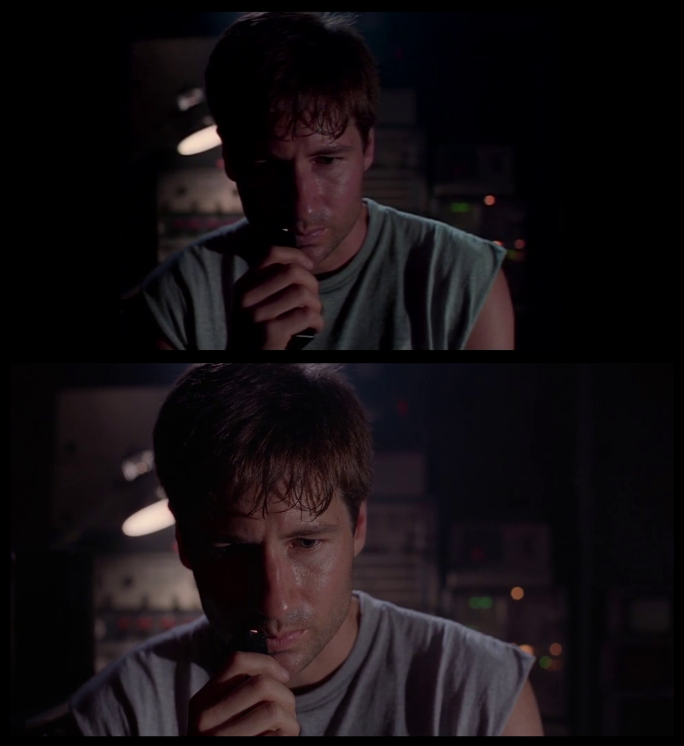X-Files Blu-ray DVD Comparison 201 2X01 Little Green Men Screencap