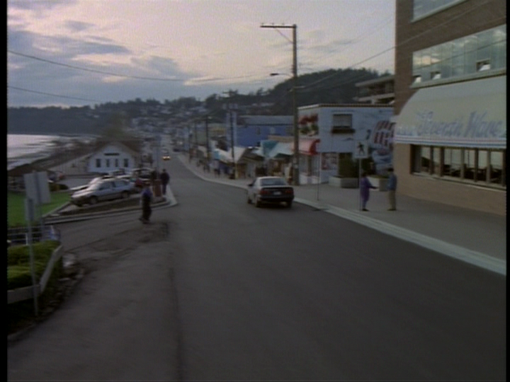 X-Files Blu-ray DVD Comparison Screencap